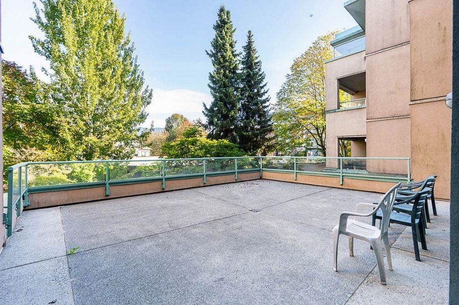 211 223 Mountain Highway North Vancouver, BC - 19