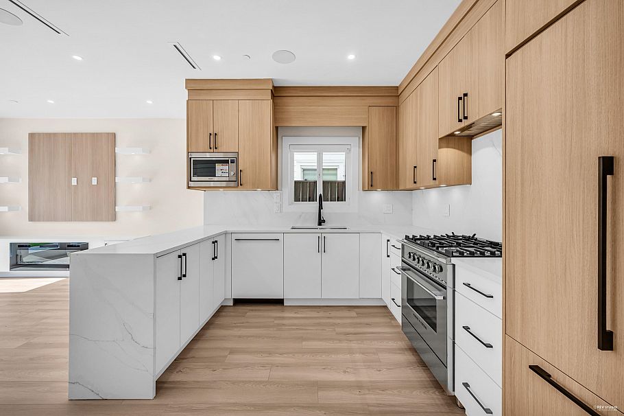 2371 Adanac Street Vancouver, BC - 7