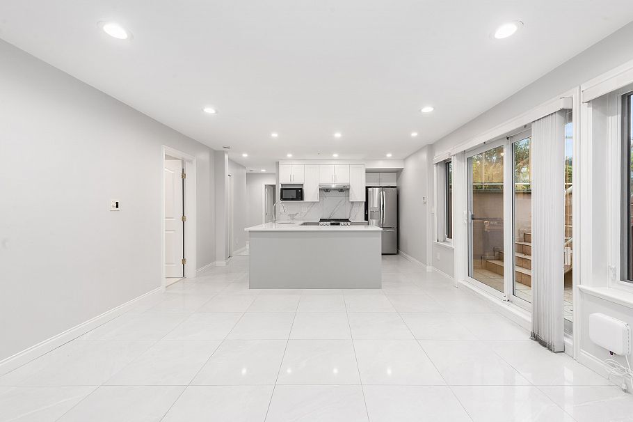 1363 W 51 Avenue Vancouver, BC - 31