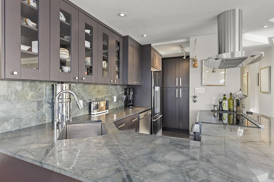 402 1575 Beach Avenue Vancouver, BC - 15