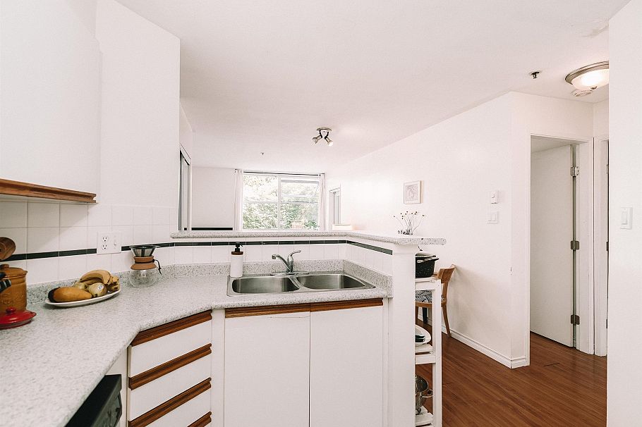 106 3168 Laurel Street Vancouver, BC - 15