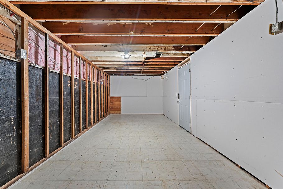 3605 Oxford Street Vancouver, BC - 22