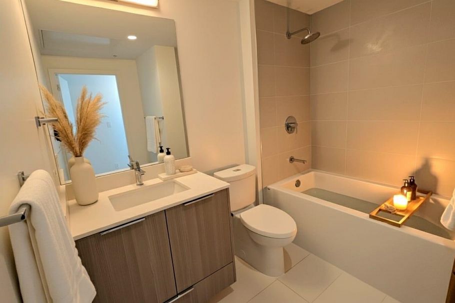 1304 1471 Hunter Street North Vancouver, BC - 11