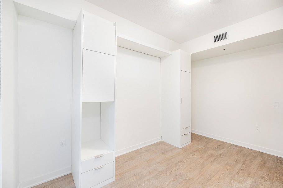 502 1401 Hunter Street North Vancouver, BC - 11