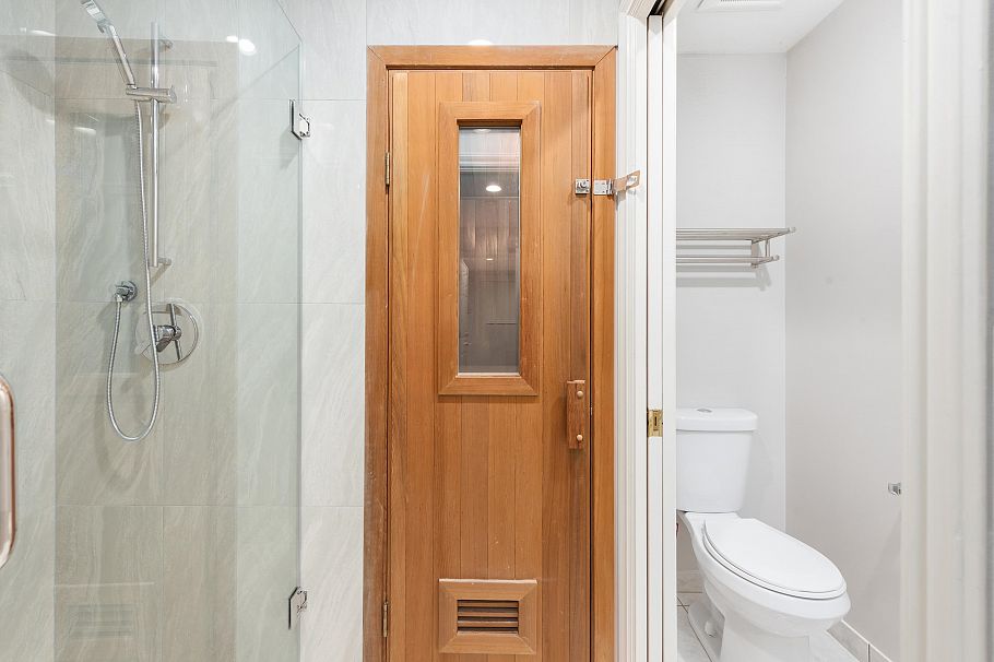 1363 W 51 Avenue Vancouver, BC - 34