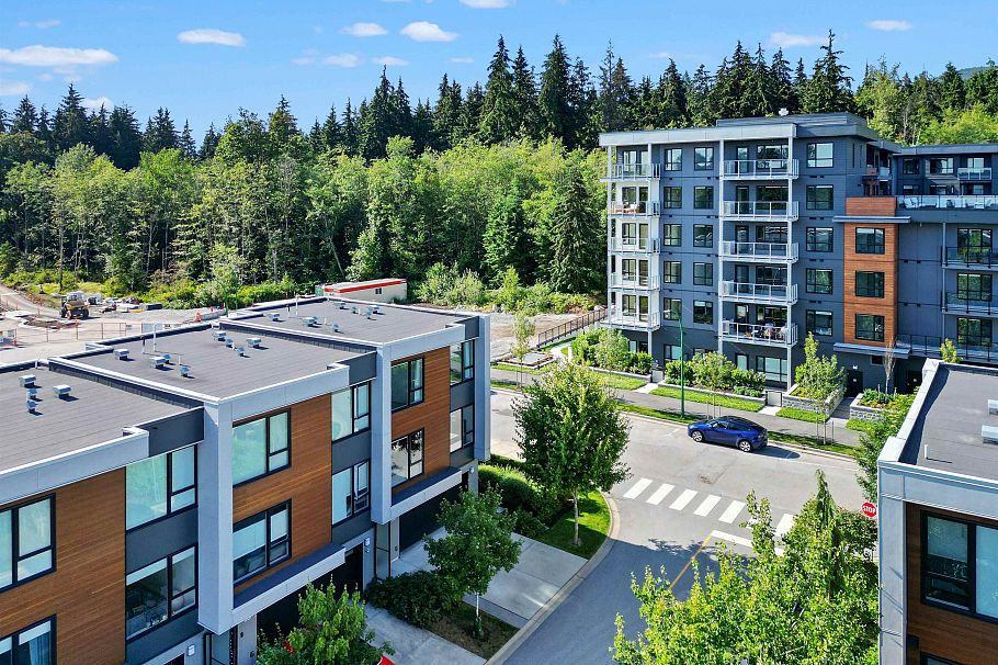 54 3597 Malsum Drive North Vancouver, BC - 33