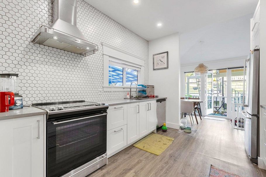 153 W 19th Avenue Vancouver, BC - 22