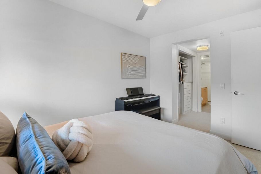 208 221 E 3rd Street North Vancouver, BC - 15