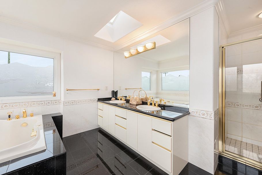 1363 W 51 Avenue Vancouver, BC - 21