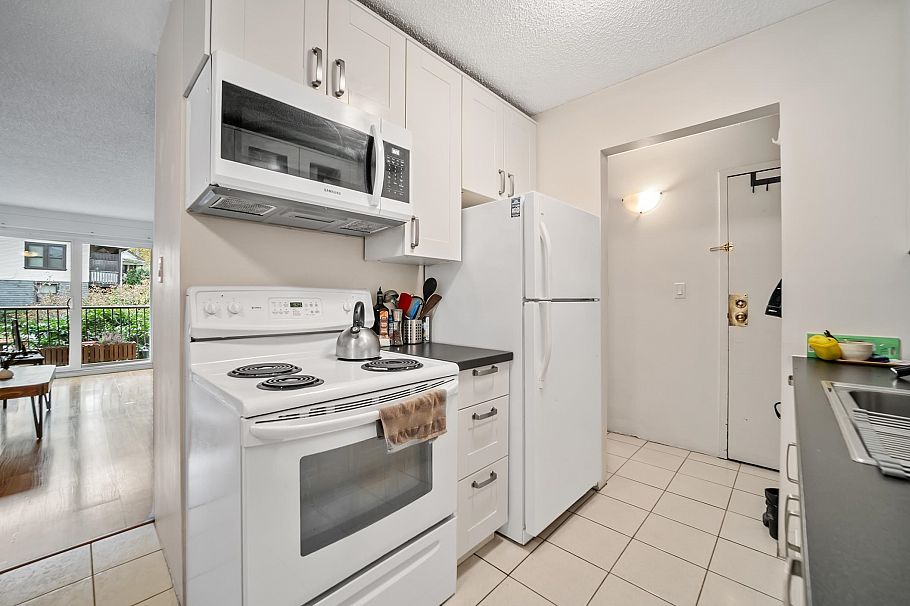 229 2033 Triumph Street Vancouver, BC - 8