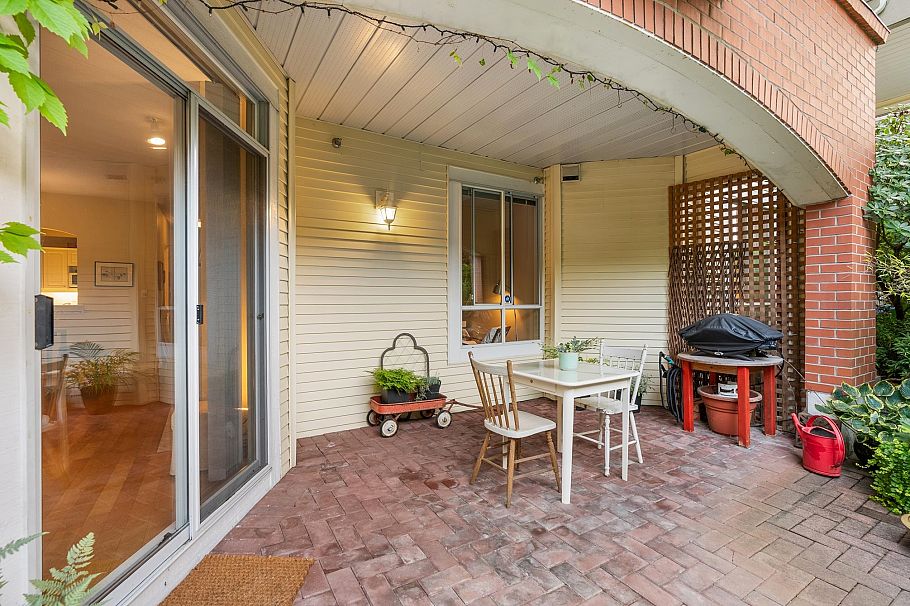 212 360 E 36th Avenue Vancouver, BC - 10