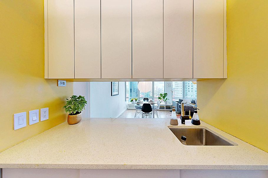 1207 989 Nelson Street Vancouver, BC - 4