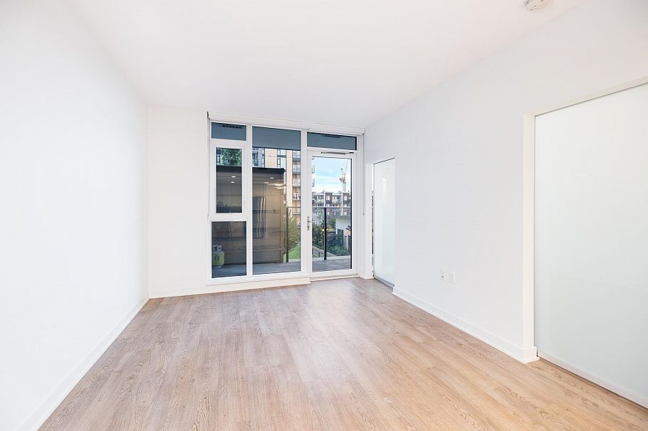 502 1401 Hunter Street North Vancouver, BC - 7