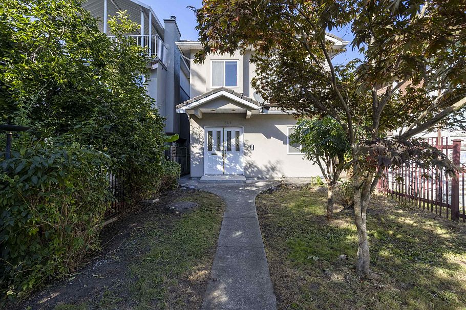 739 E 20th Avenue Vancouver, BC - 28