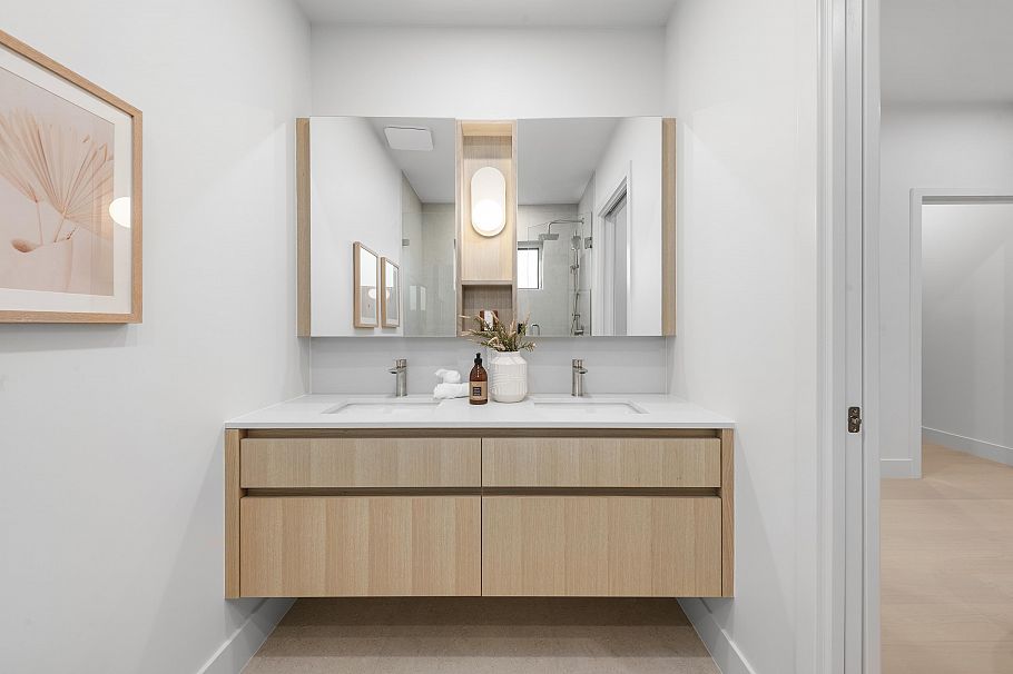 2 2136 E 10th Avenue Vancouver, BC - 25