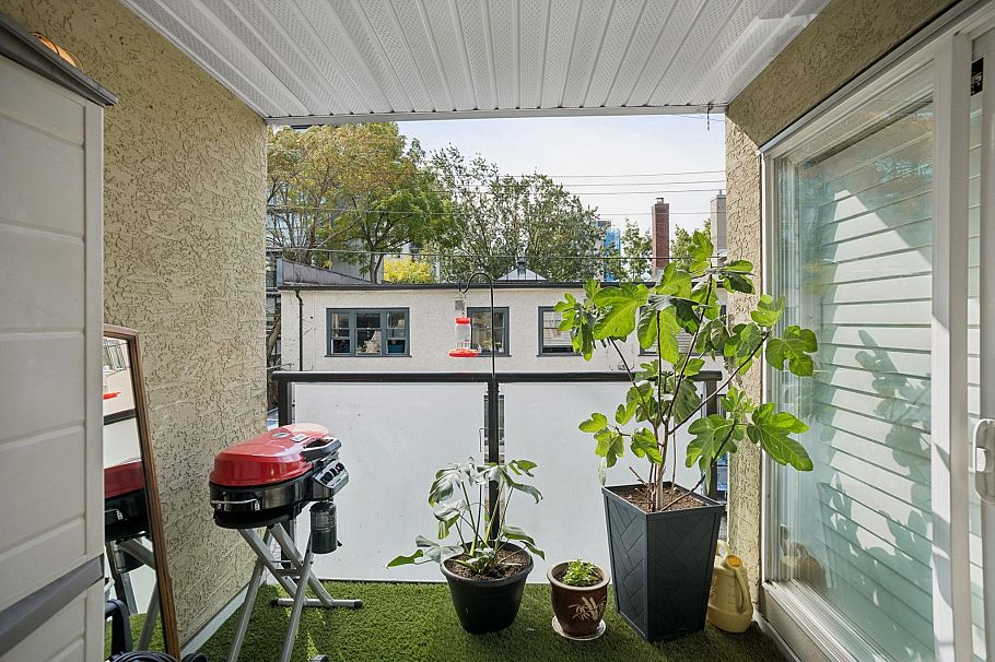 105 1554 Burnaby Street Vancouver, BC - 17