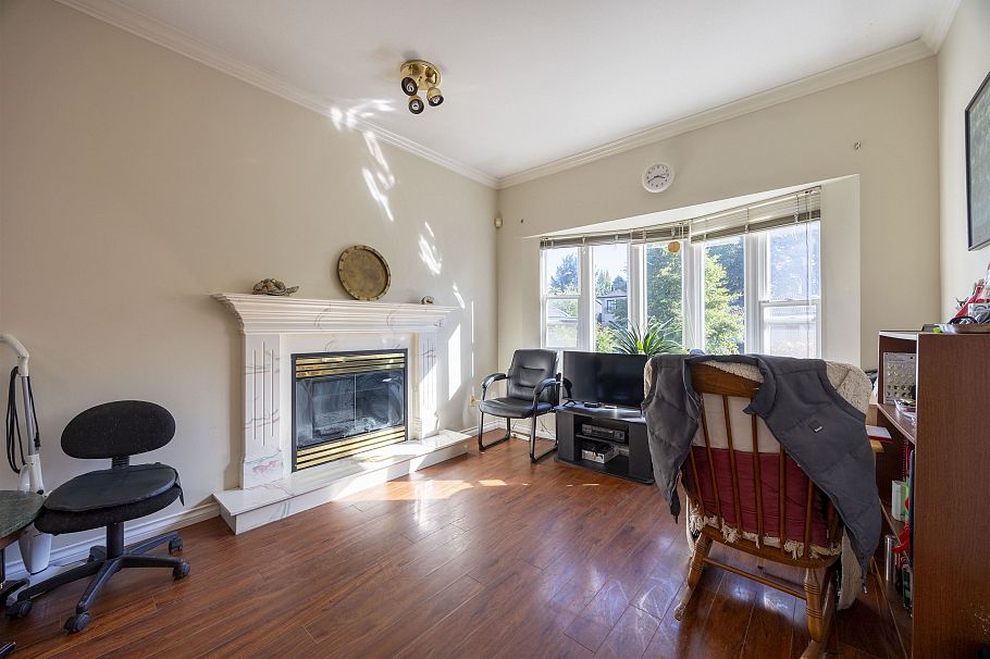 739 E 20th Avenue Vancouver, BC - 1