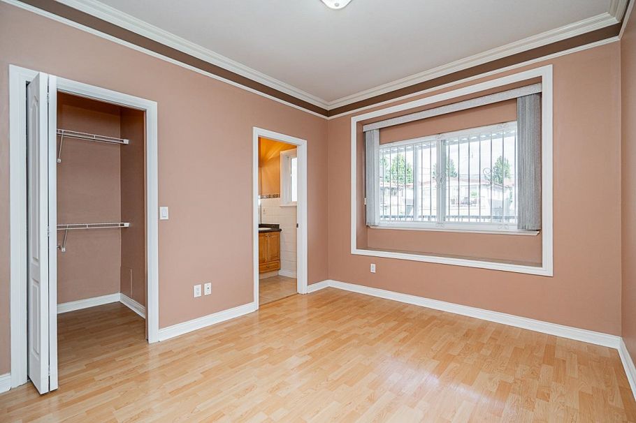 2887 E Georgia Street Vancouver, BC - 13