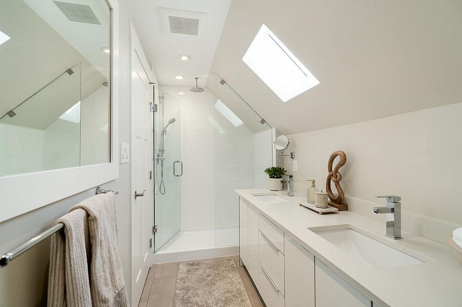 2267 Napier Street Vancouver, BC - 22