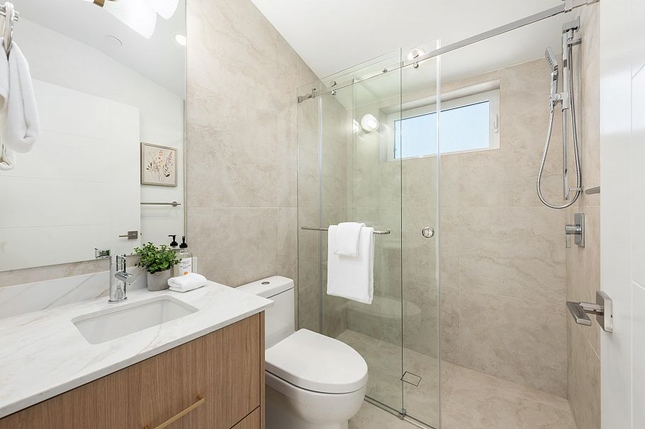 1 2750 W 19th Avenue Vancouver, BC - 27