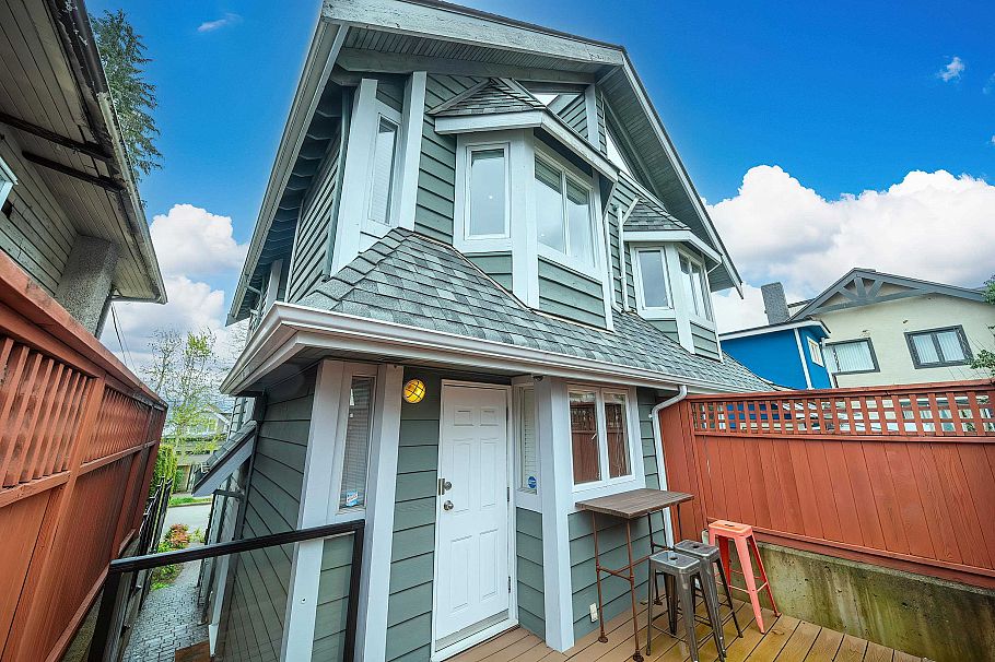 3458 Point Grey Road Vancouver, BC - 40