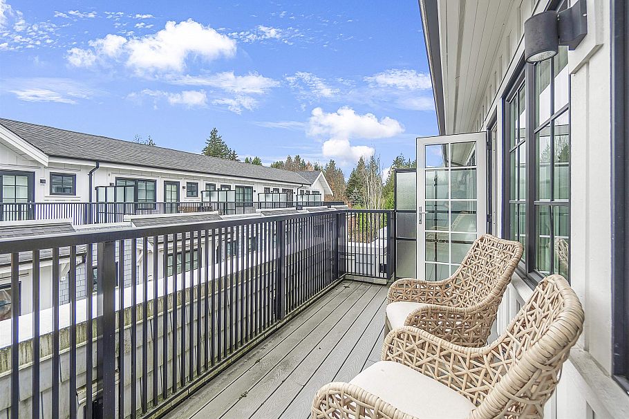 5 1133 Ridgewood Drive North Vancouver, BC - 36