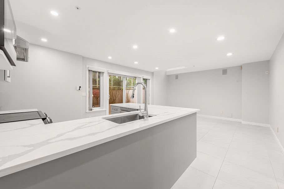 1363 W 51 Avenue Vancouver, BC - 28