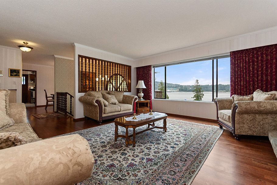 3772 Dollarton Highway North Vancouver, BC - 1