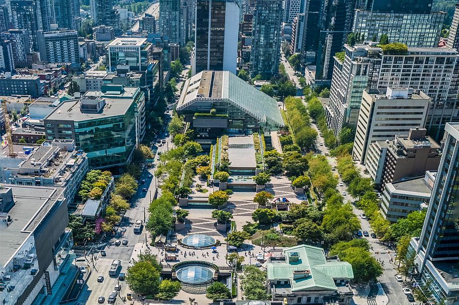 4101 667 Howe Street Vancouver, BC - 3