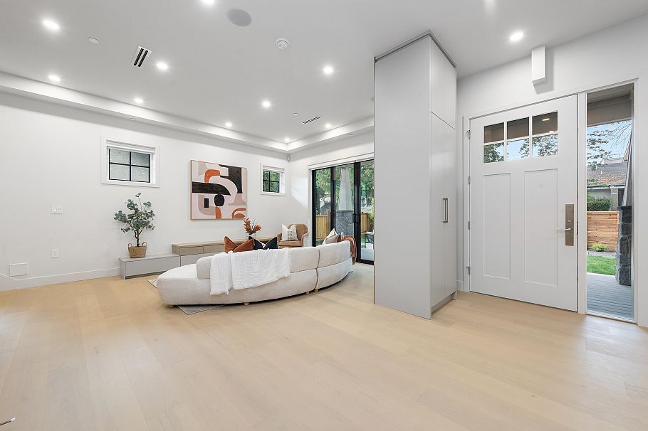 1 2136 E 10 Avenue Vancouver, BC - 10