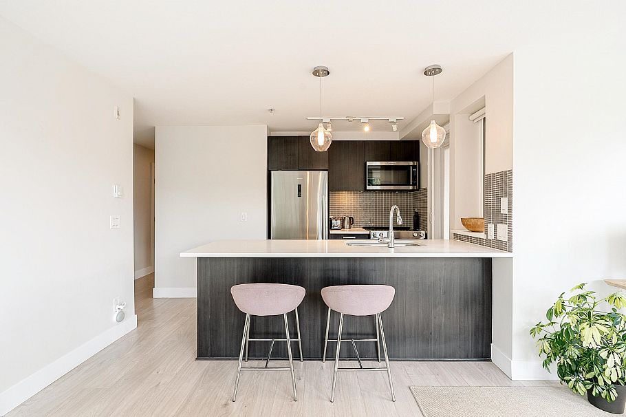 305 2477 Carolina Street Vancouver, BC - 5