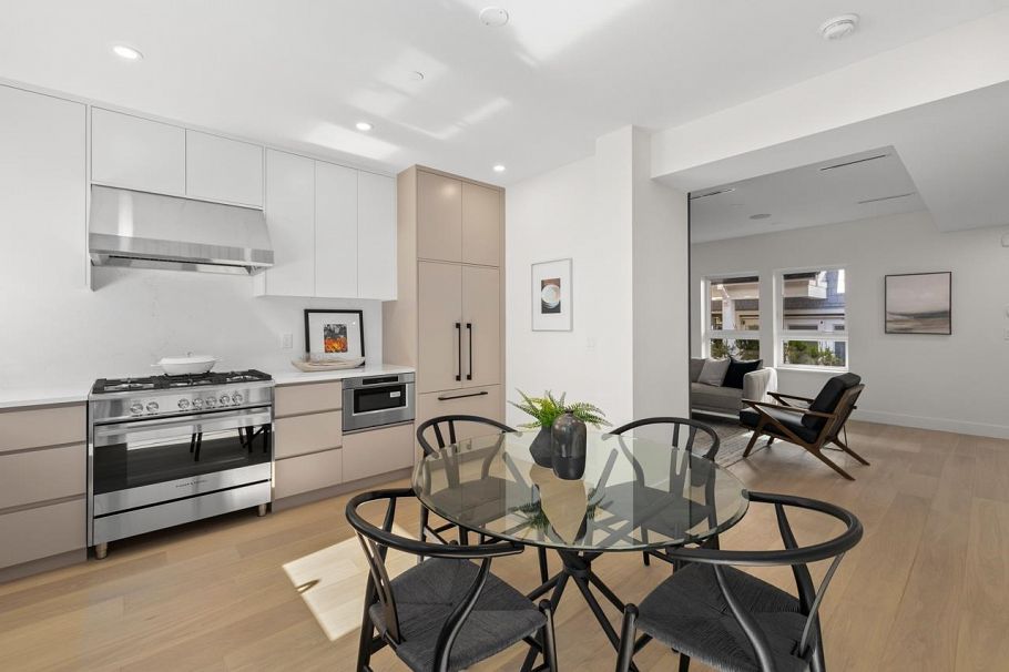 2430 W 49th Avenue Vancouver, BC - 14