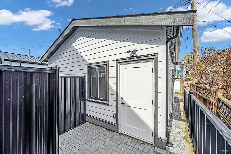 2371 Adanac Street Vancouver, BC - 28