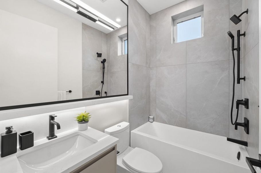 2430 W 49th Avenue Vancouver, BC - 29