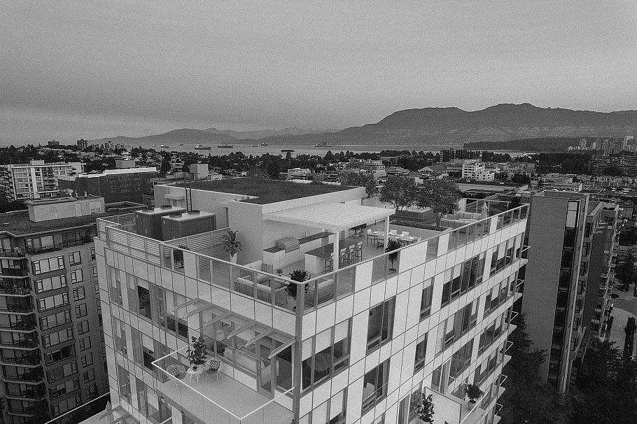 606 2323 Fir Street Vancouver, BC - 2