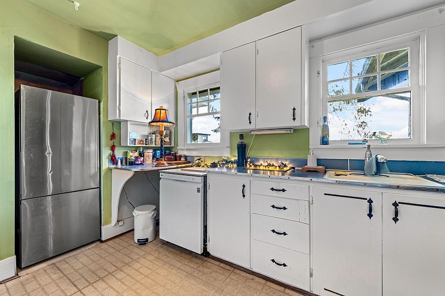 4523 W 1st Avenue Vancouver, BC - 15