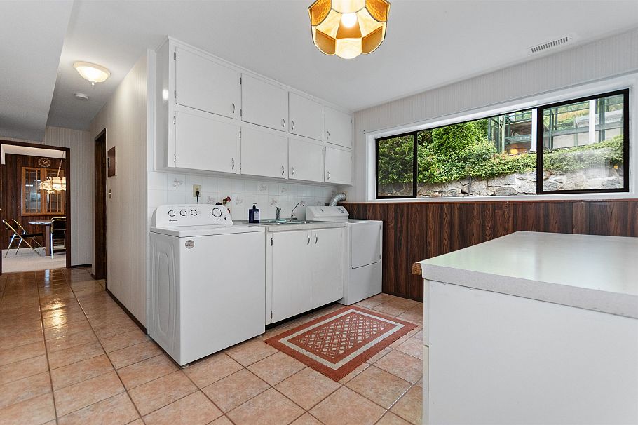 3772 Dollarton Highway North Vancouver, BC - 31