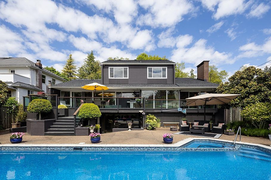 1428 W 37th Avenue Vancouver, BC - 1