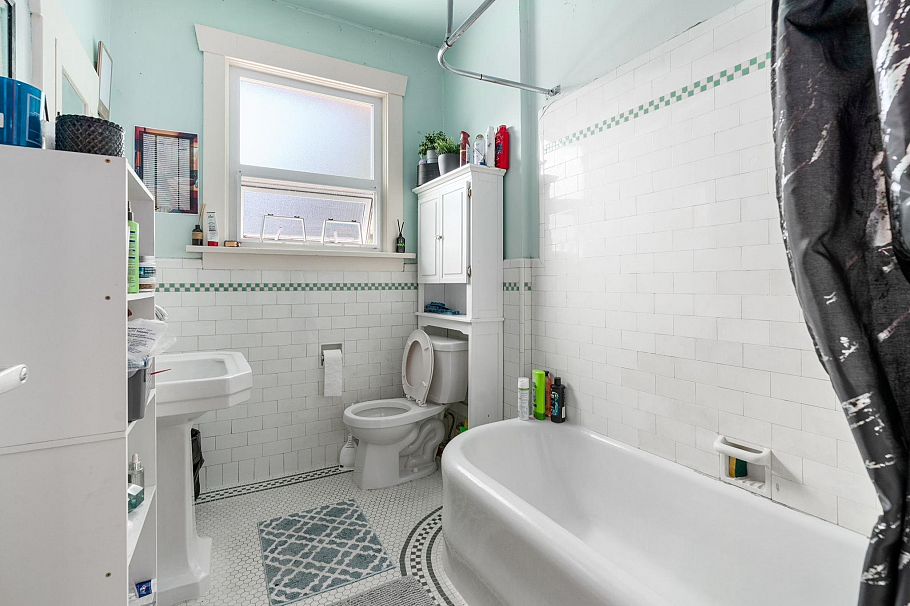 3192 W 8th Avenue Vancouver, BC - 14