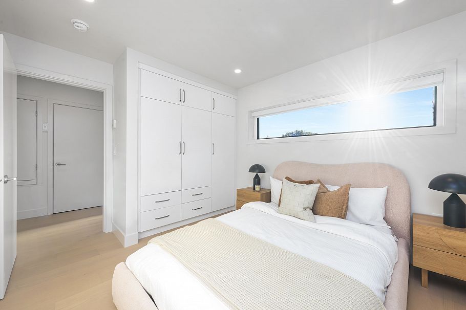 1 2136 E 10 Avenue Vancouver, BC - 25