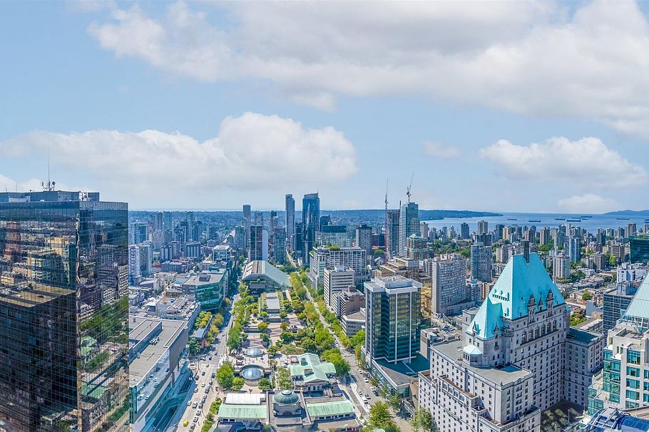 4101 667 Howe Street Vancouver, BC - 5