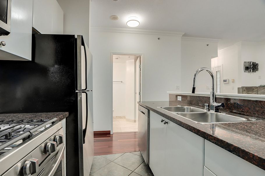 936 Richards Street Vancouver, BC - 19