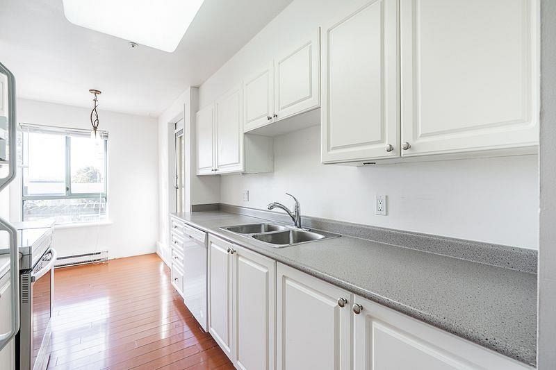 211 223 Mountain Highway North Vancouver, BC - 7