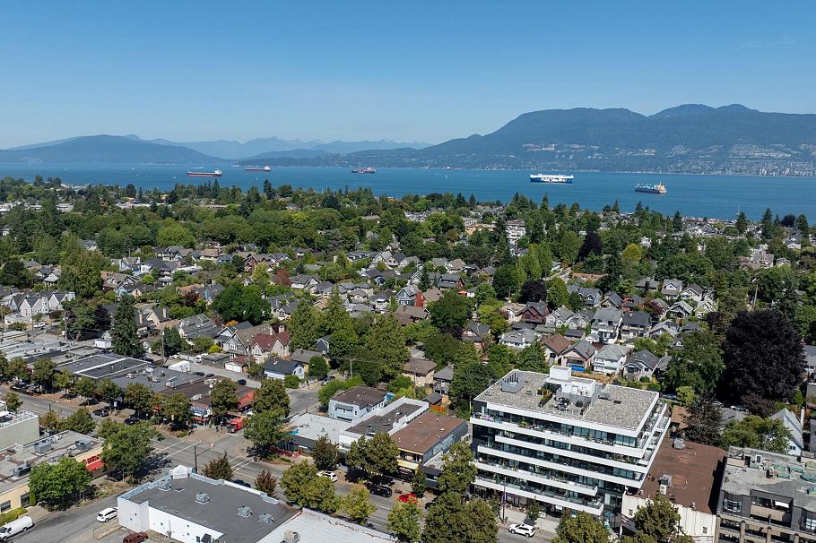 3192 W 8th Avenue Vancouver, BC - 34