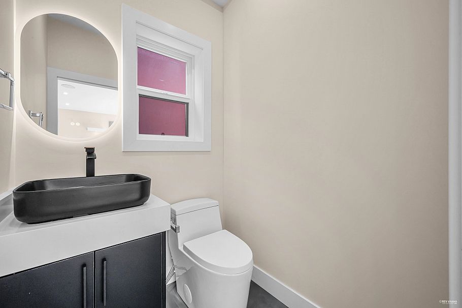 2371 Adanac Street Vancouver, BC - 10