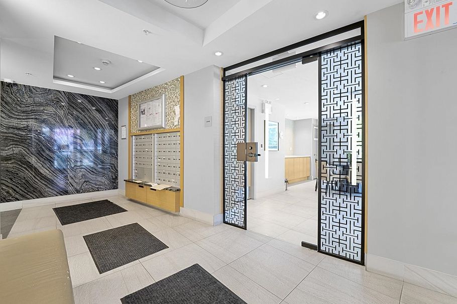 305 505 W 30th Avenue Vancouver, BC - 5