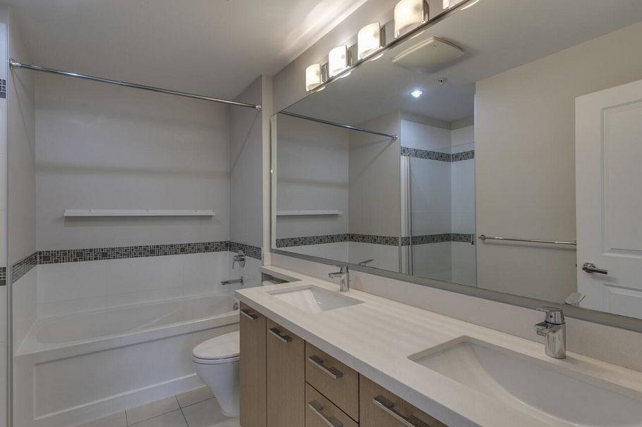 307 217 W 8th Street North Vancouver, BC - 23