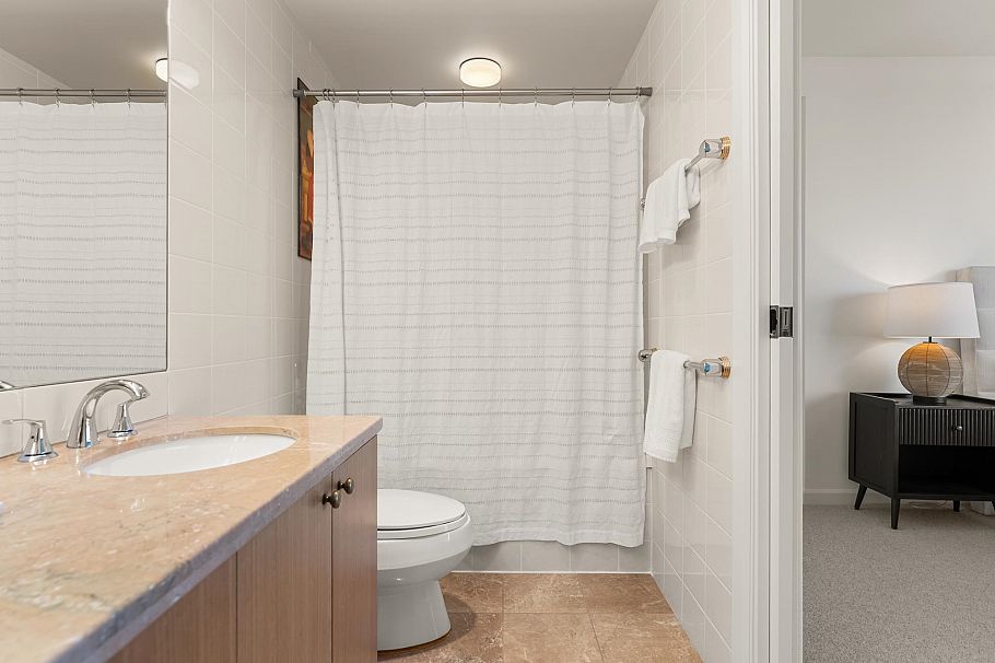 701 5850 Balsam Street Vancouver, BC - 35