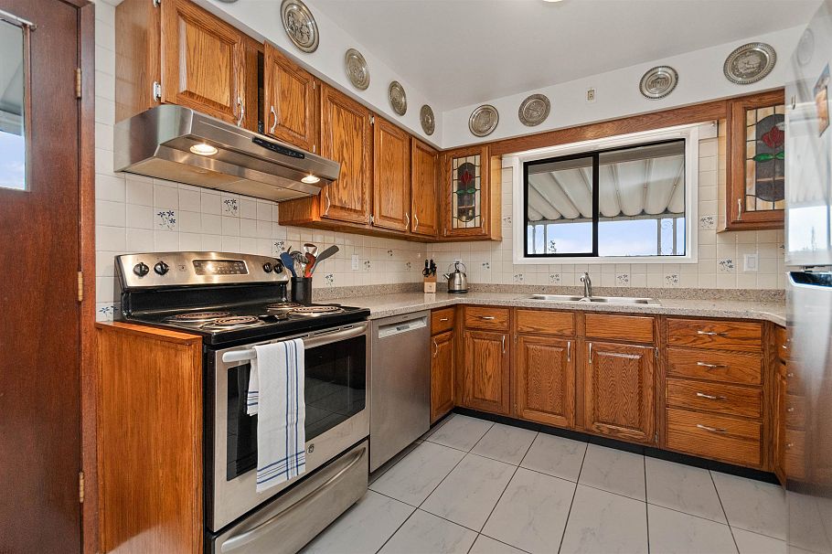 3772 Dollarton Highway North Vancouver, BC - 14