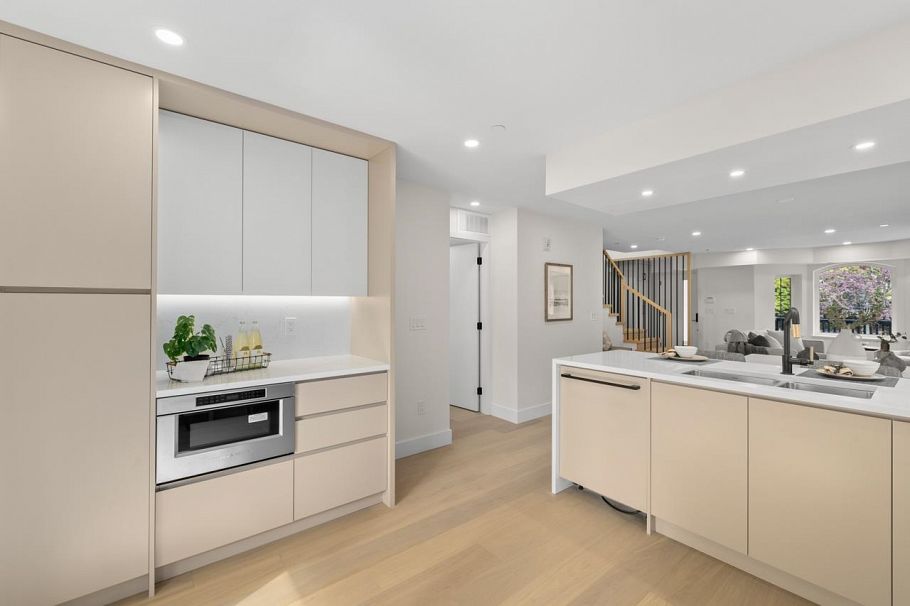 2436 W 49th Avenue Vancouver, BC - 13